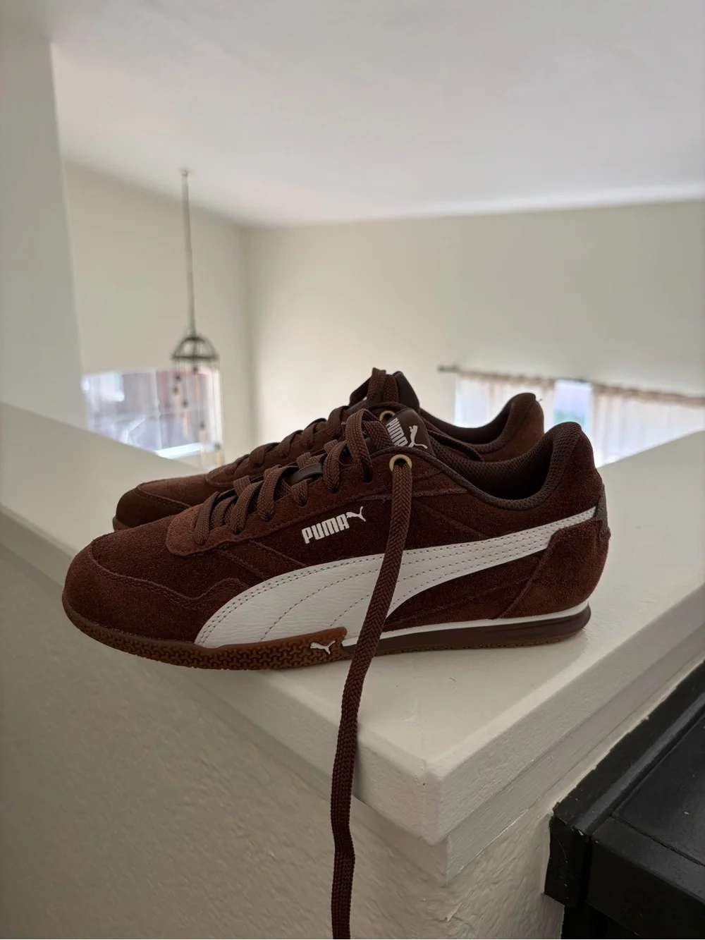 PUMA Womens Classic Suede Sneakers - Brown/White